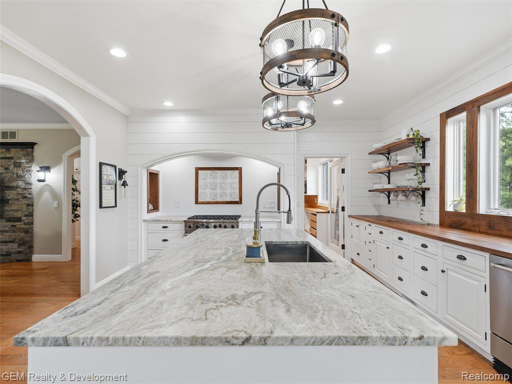 45625 W 9 Mile Road, Novi, MI — Photo 20