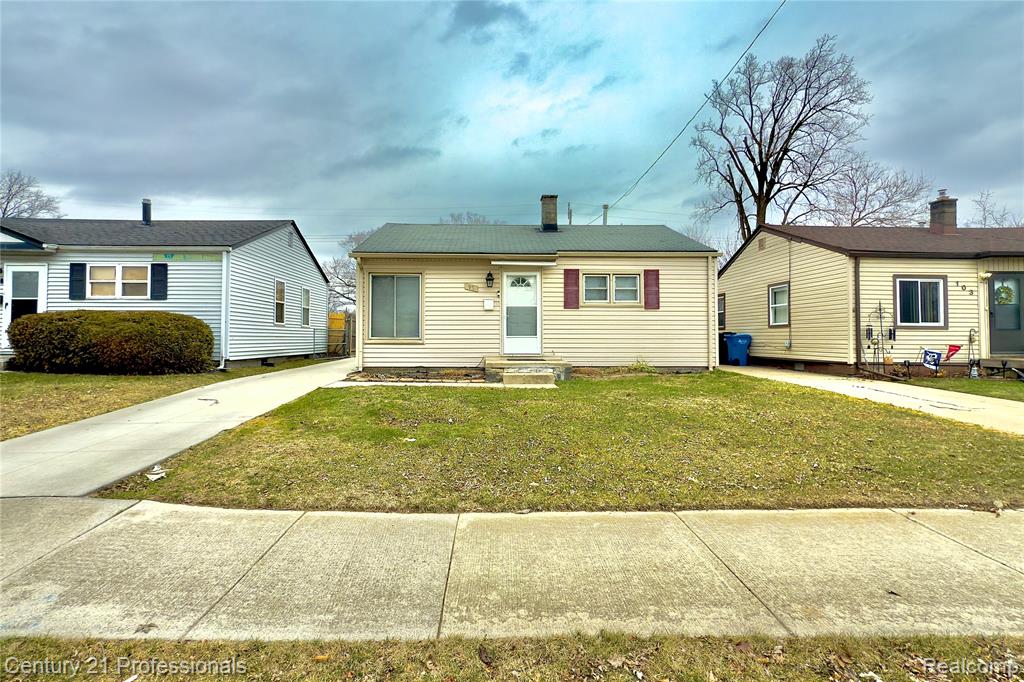 95 E Dallas Avenue, Madison Heights, MI 48071 — Photo 2