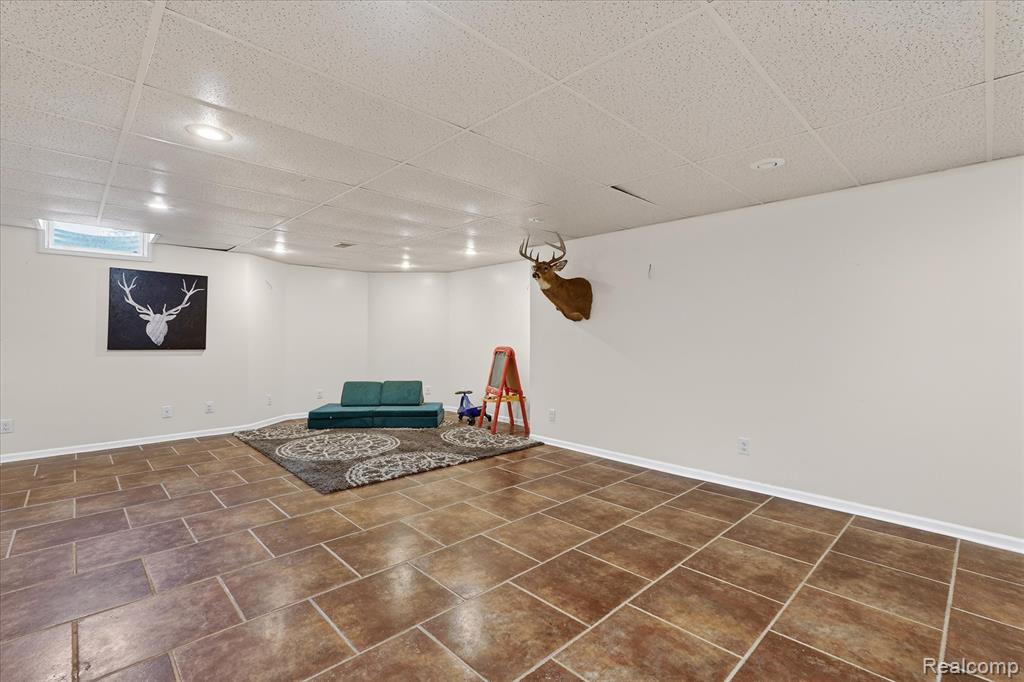 16147 Silvercrest Drive, Fenton, MI 48430 — Photo 34