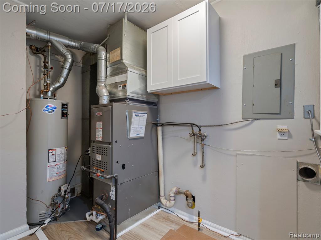 904 E Otis Avenue, Hazel Park, MI 48030 — Photo 11