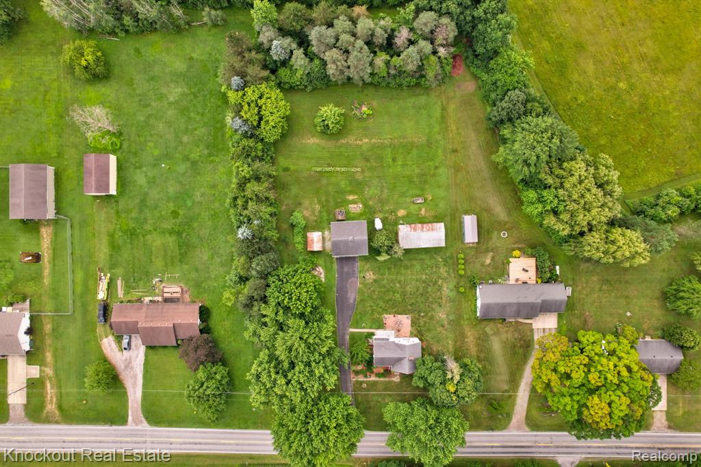6814 Curtis Road, Bridgeport, MI 48722 — Photo 46