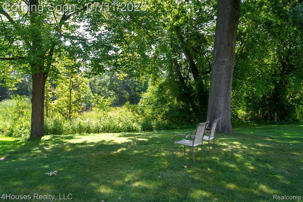 5273 Highland Road, 108, Waterford, MI 48327 — Photo 12