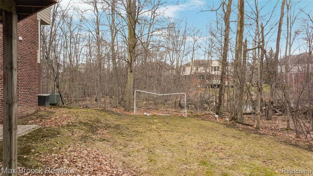 7083 Chatham Court, West Bloomfield, MI — Photo 73