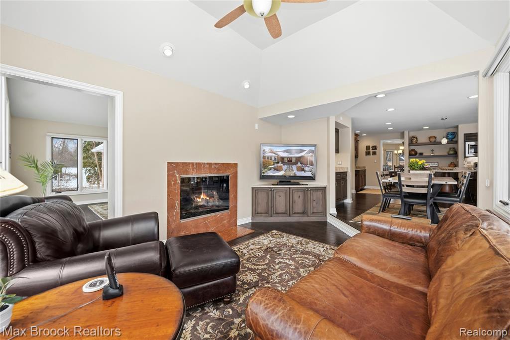 5867 BRAVO COURT, Orchard Lake Village, MI 48324 — Photo 31