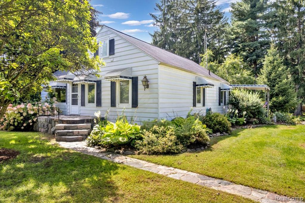 1381 Roods Lake Road, Lapeer, MI 48446 — front exterior