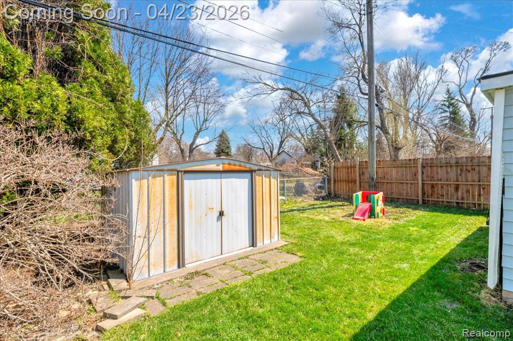 4663 Mayfair Street, Dearborn Heights, MI 48125 — Photo 21