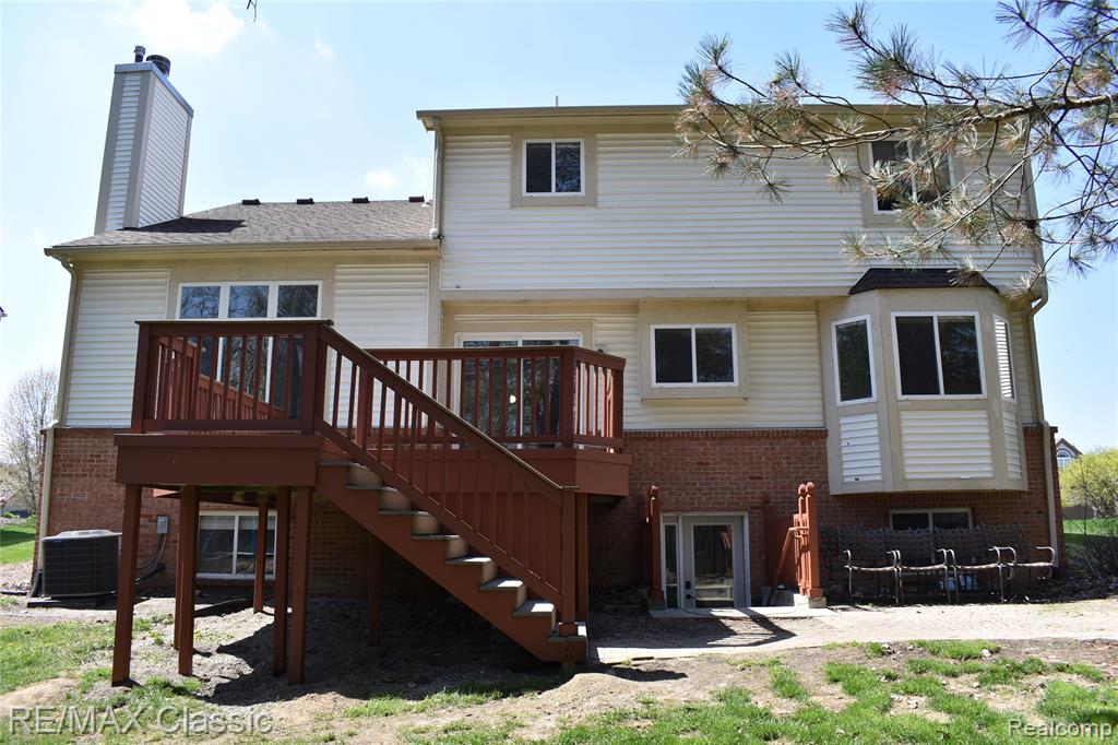 201 Columbia Drive, South Lyon, MI 48178 — Photo 2