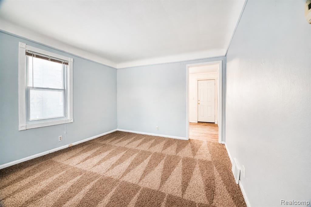 419 W Bernhard Avenue, Hazel Park, MI 48030 — Photo 8