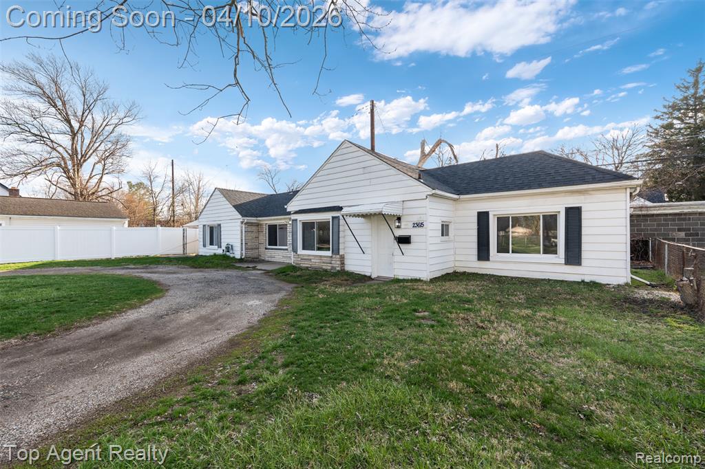 23615 Columbus Avenue, Warren, MI 48089 — Photo 2
