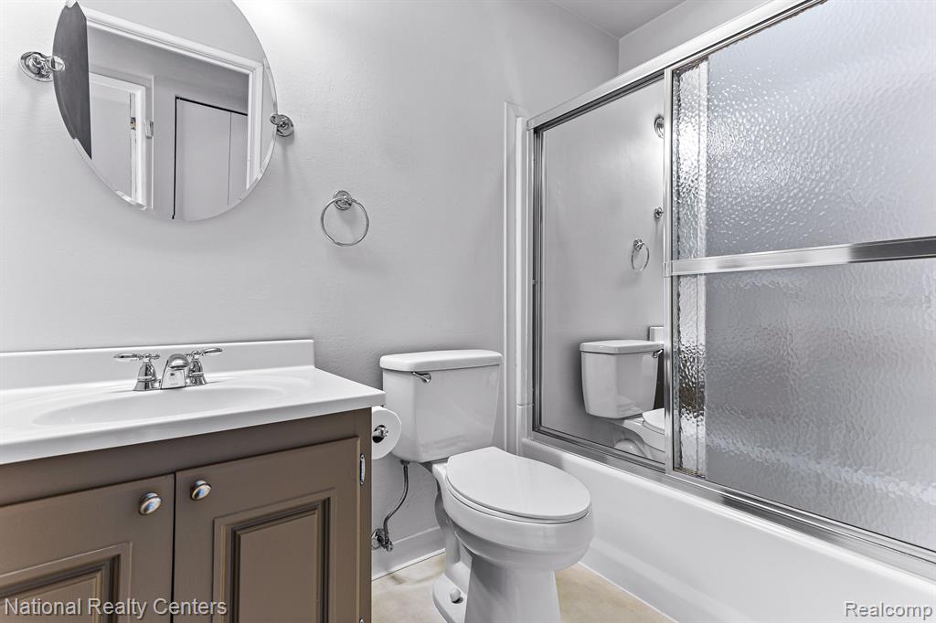 39525 VILLAGE WOOD Road, Novi, MI — Photo 25