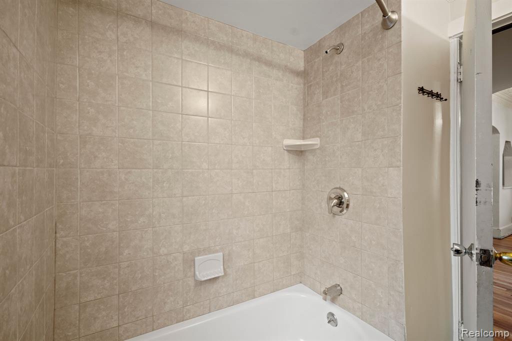 606 OAKLAND Avenue, Royal Oak, MI 48067 — Photo 23