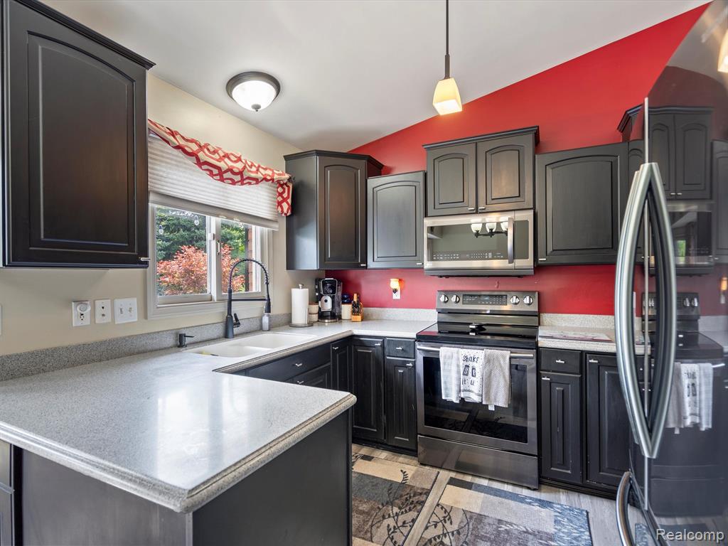 47416 DALLAS Lane, Macomb, MI 48044 — Photo 12