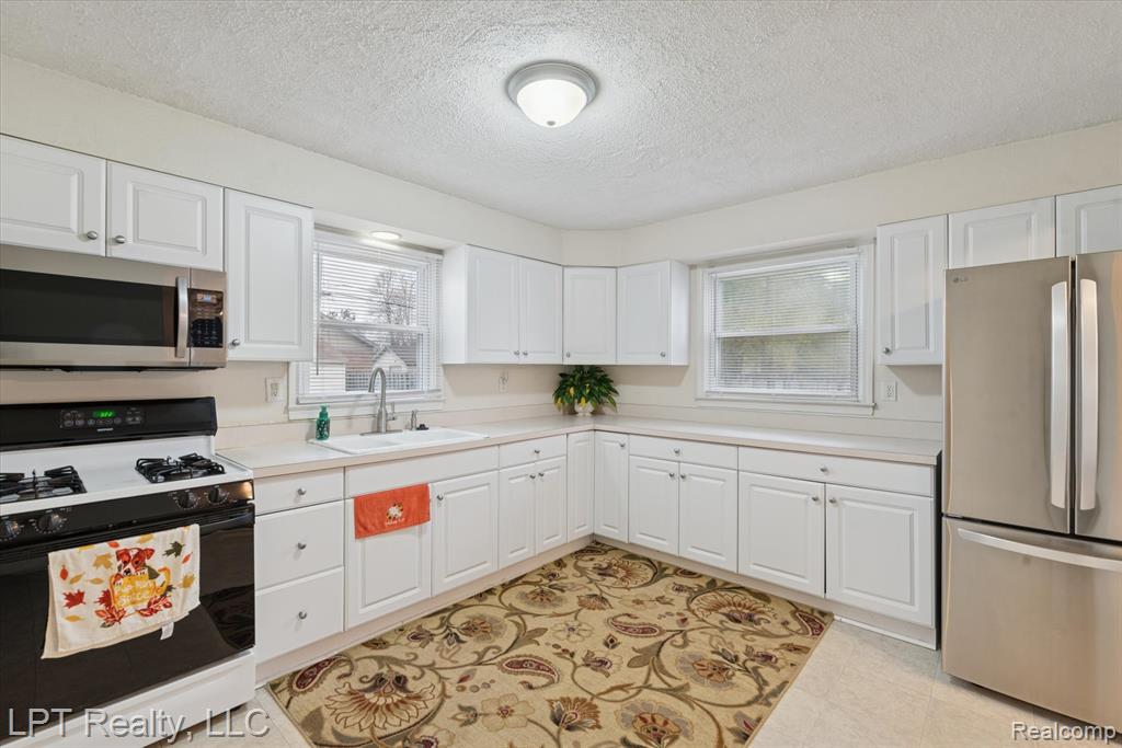5172 Hazel Street, Dearborn Heights, MI 48125 — Photo 16