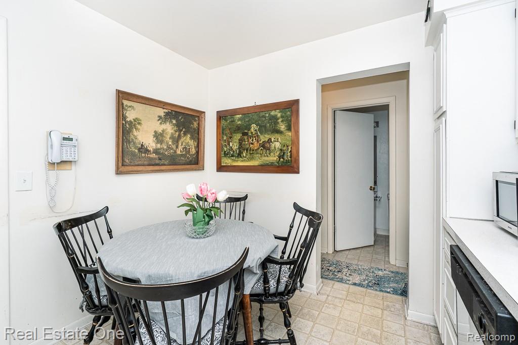 409 Fox Hills Drive N, 95, Bloomfield Hills, MI 48304 — Photo 14