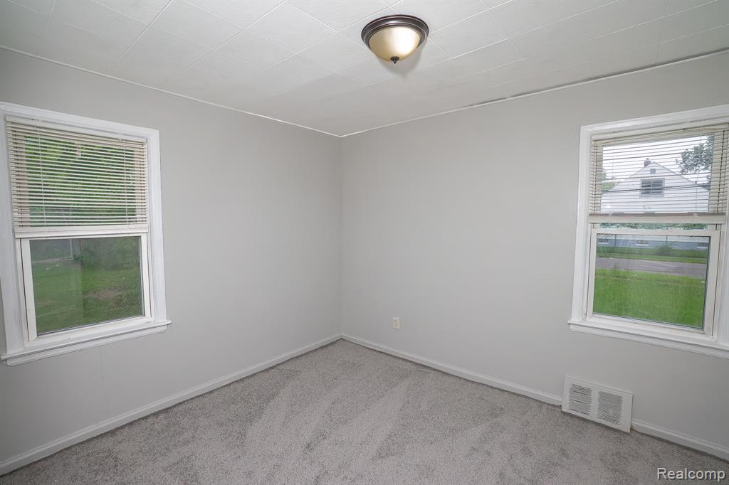 9107 Vaughan Street, Livonia, MI 48228 — Photo 10