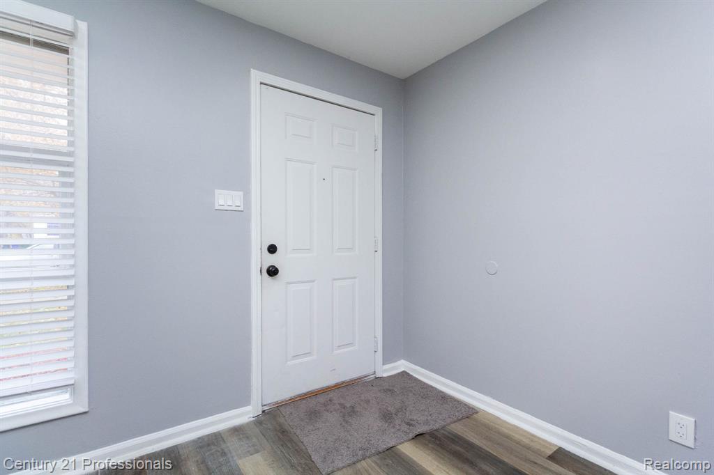 20300 Chapel Street, Detroit, MI 48219 — Photo 6