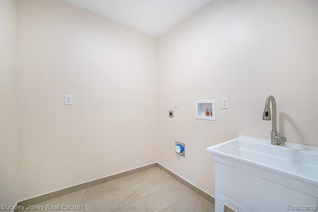 10303 Nine Mile Road, Whitmore Lake, MI 48189 — Photo 14