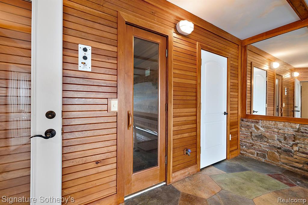 10611 Lighthouse Point, South Lyon, MI 48178 — Photo 44