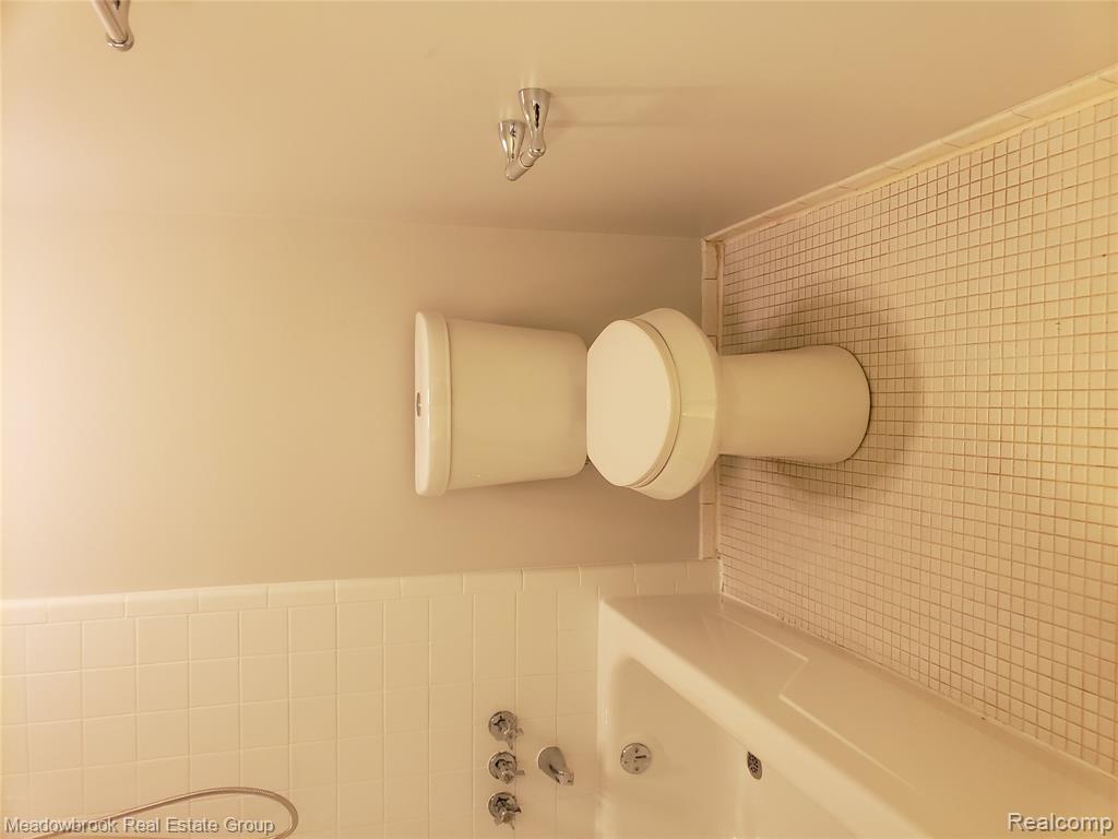 8679 Kennedy Circle N, 2, Warren, MI 48093 — Photo 24