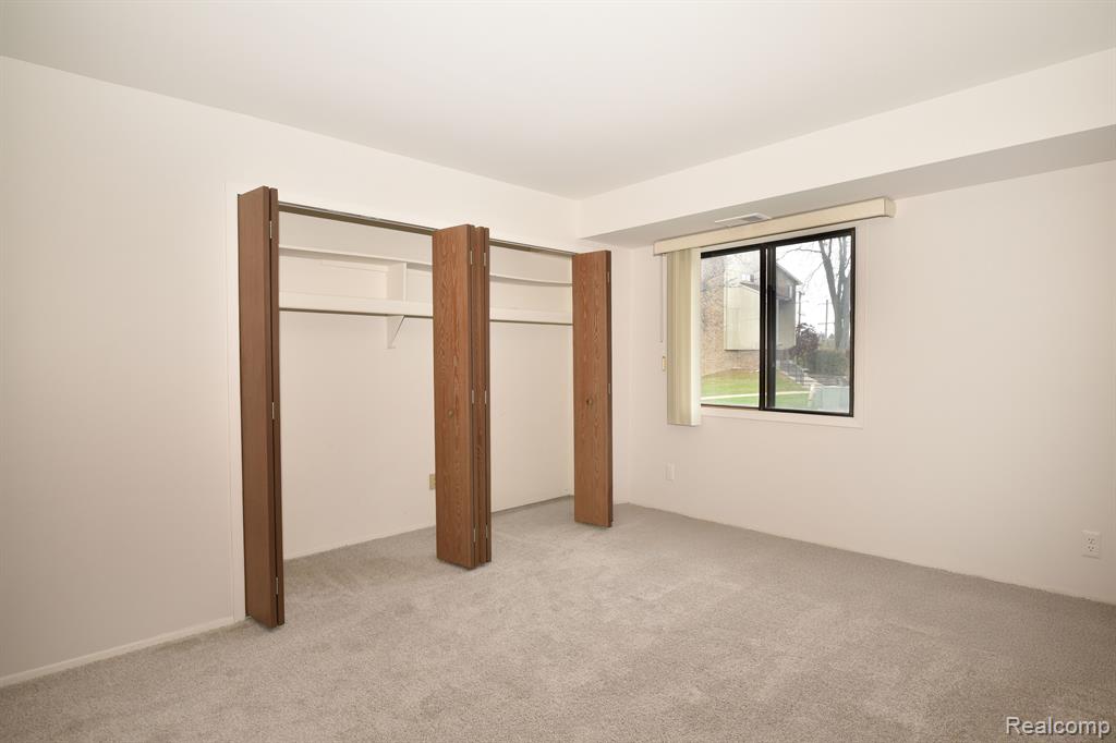 30475 W 14 Mile Rd, 74, Farmington, MI 48334 — Photo 23