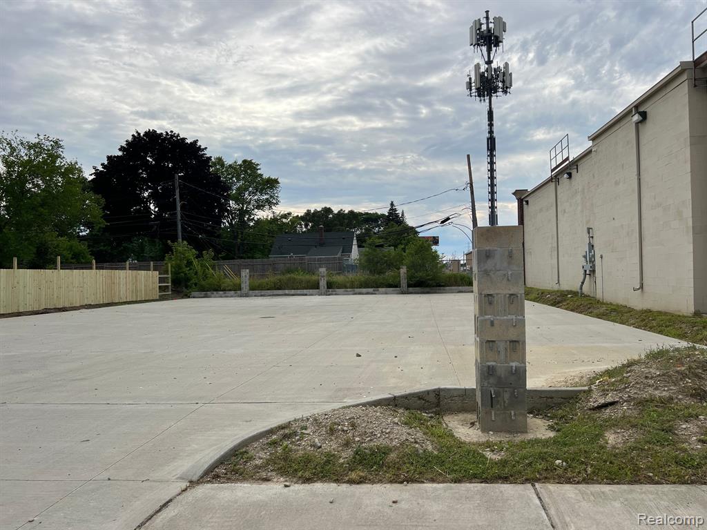 5540 E 8 MILE Road E, Detroit, MI 48091 — Photo 74