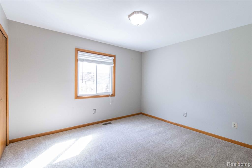 40216 Denbigh Drive, Sterling Heights, MI 48310 — Photo 27