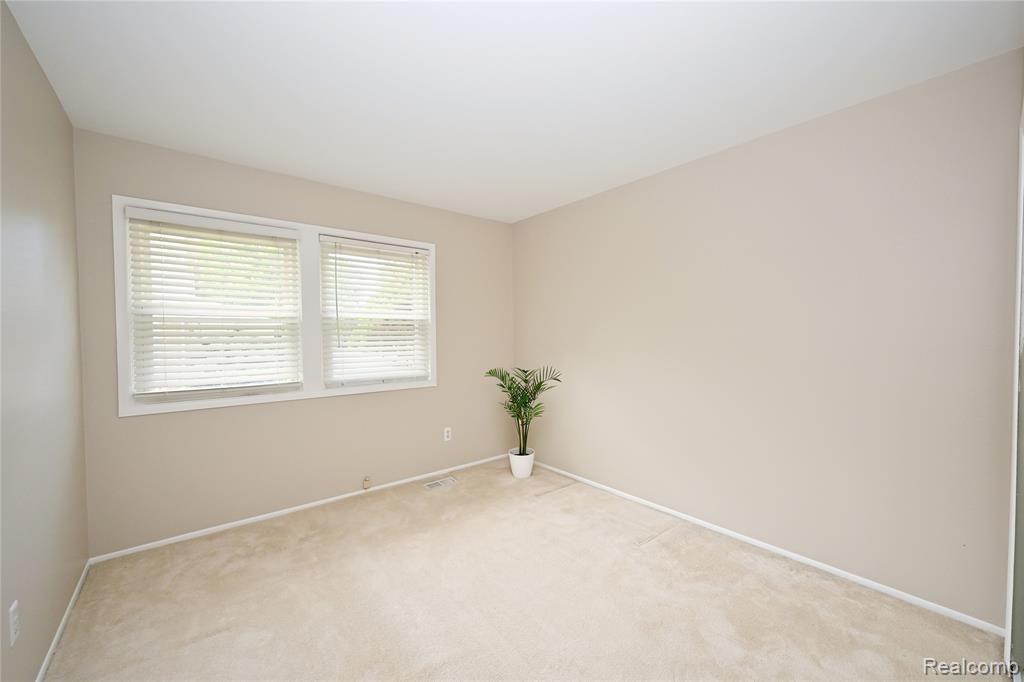 5370 Breeze Hill Place, Troy, MI 48098 — Photo 17