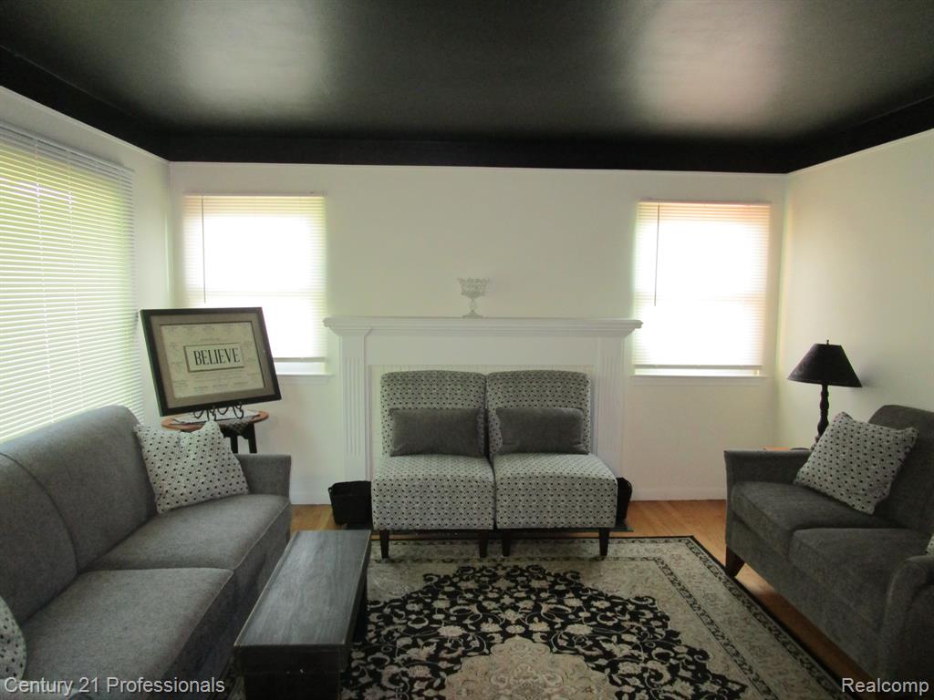 7715 Donna Street, Westland, MI — Photo 2