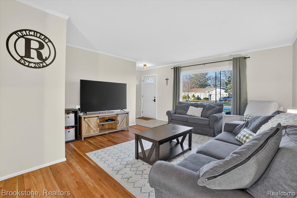 6227 McKenzie Drive, Flint, MI 48507 — Photo 9