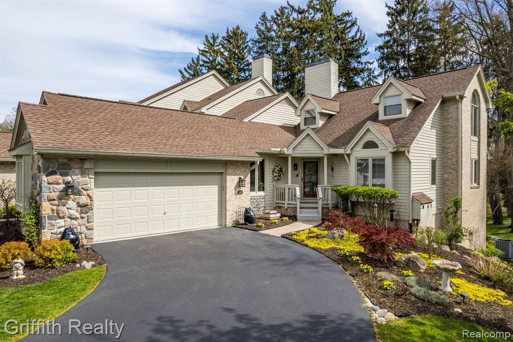 4524 GLEN EAGLES Drive, Brighton, MI 48116 — Photo 38
