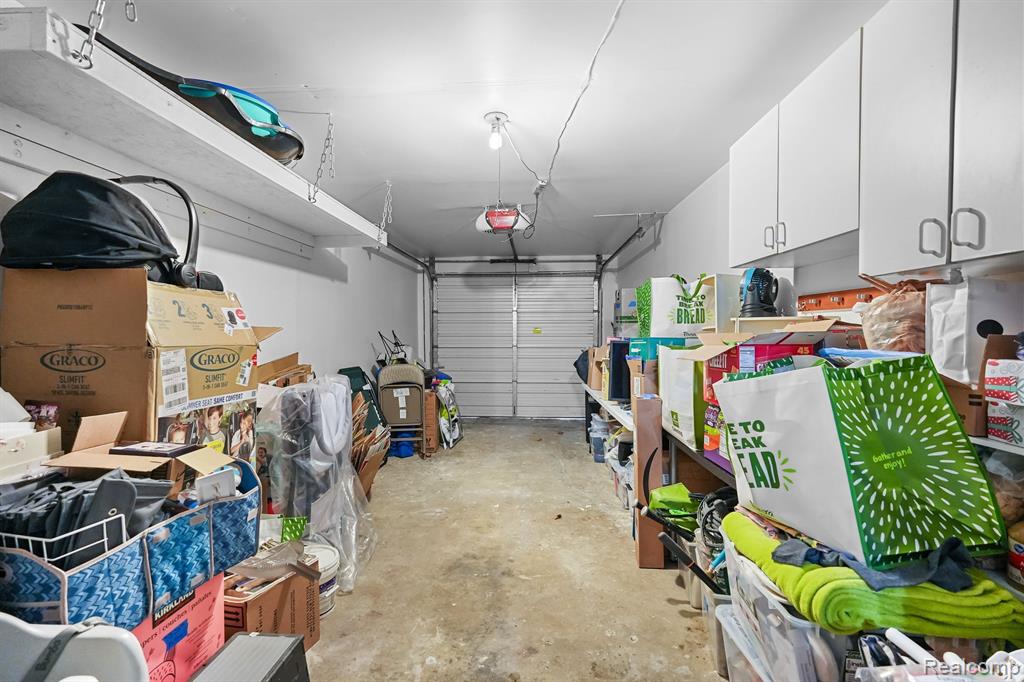 134 LAKE VILLAGE Drive, Walled Lake, MI 48390 — Photo 18