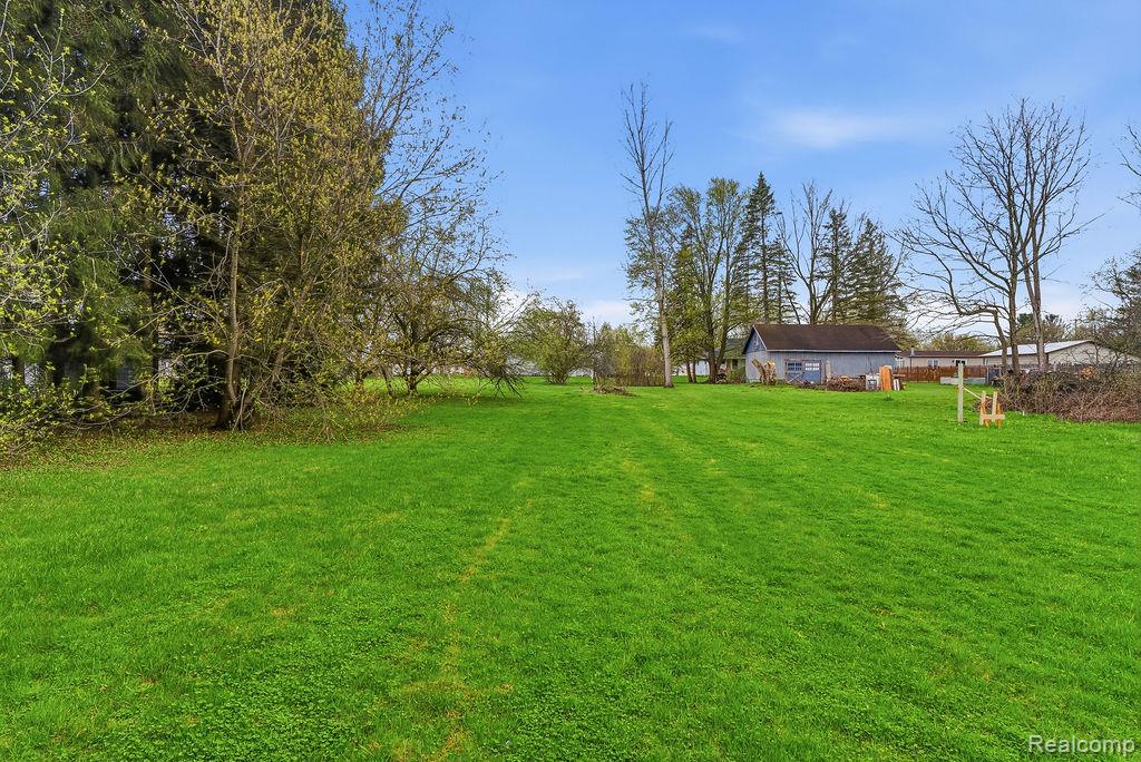 5101 Kendall Drive, Burton, MI 48509 — Photo 35