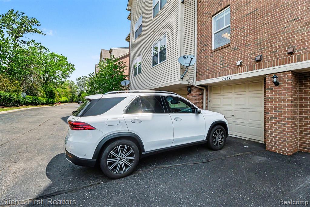 41639 Tera Lane, Novi, MI — Photo 28