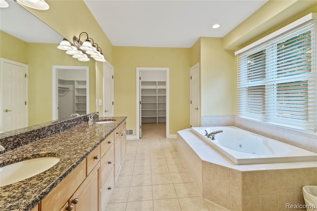 9748 Kings Valley, Clarkston, MI 48348 — Photo 19