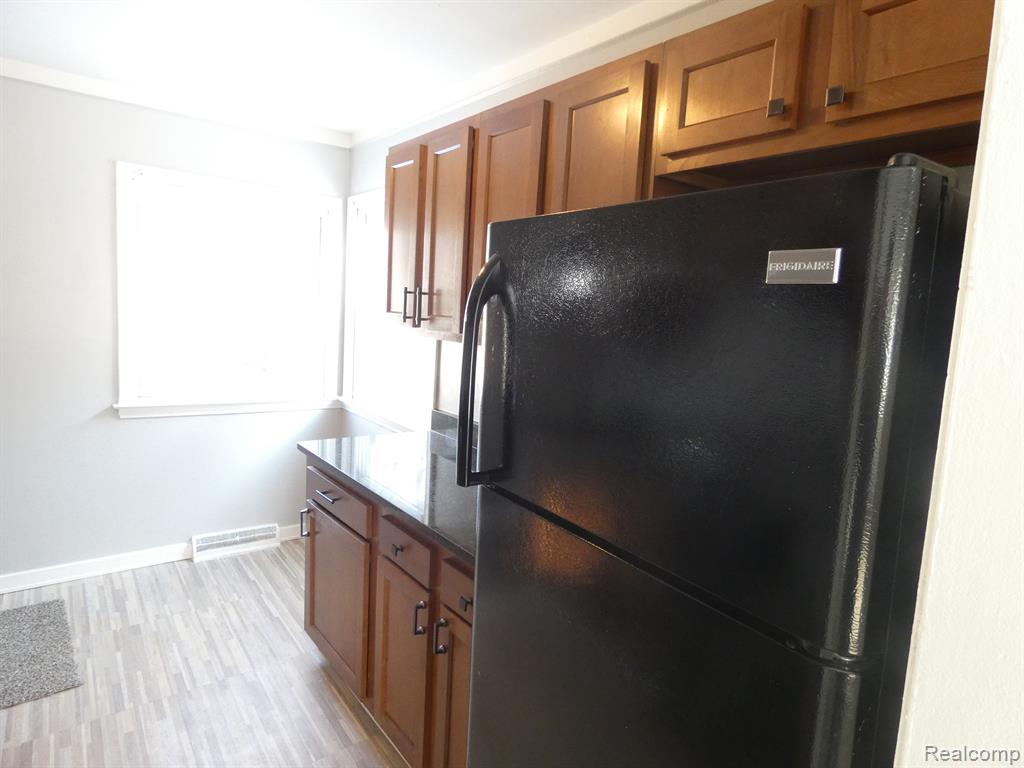 8065 PROSPECT Avenue, Warren, MI 48089 — Photo 12
