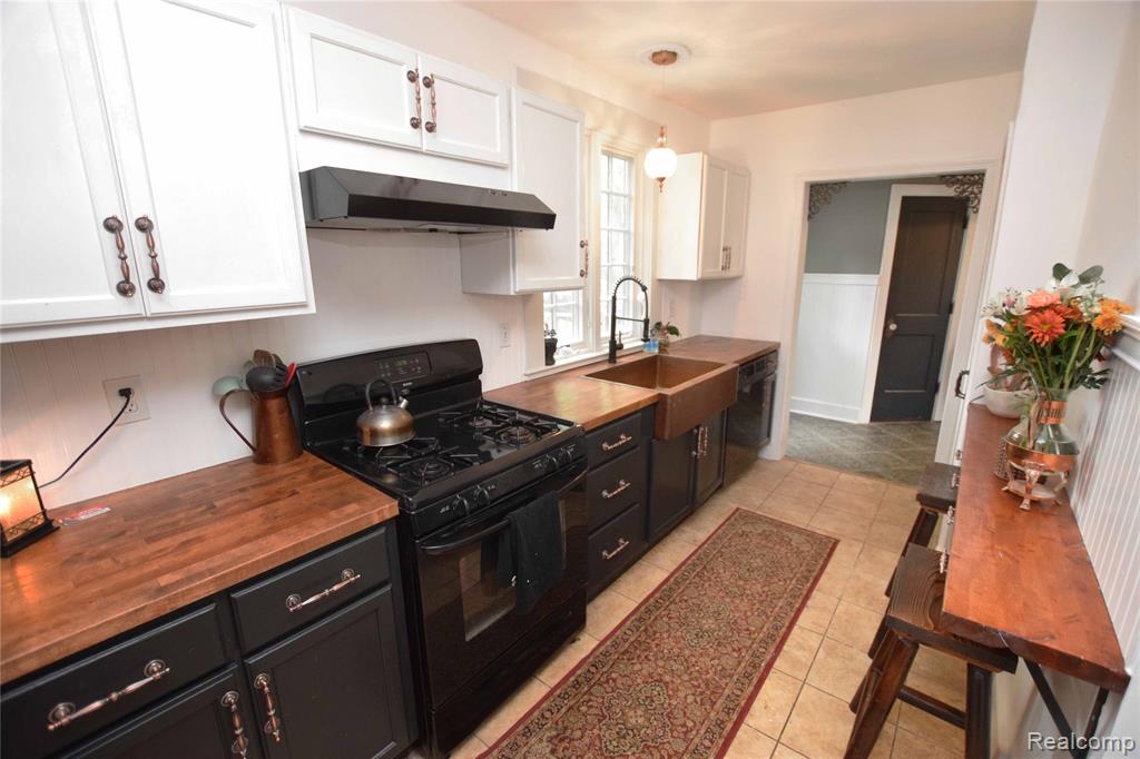 448 Dougherty Place, Flint, MI 48504 — Photo 6