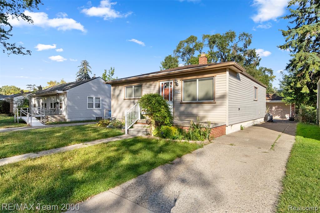 4479 Kingston Street, Dearborn Heights, MI 48125 — Photo 27