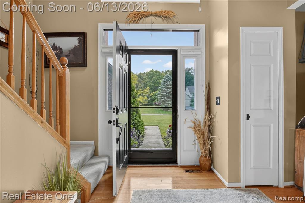 1972 Woodridge Court, Highland, MI — Photo 6