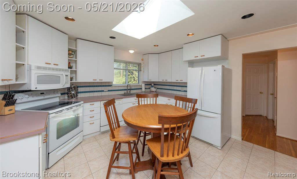 2445 Liverpool, Auburn Hills, MI 48326 — Photo 19