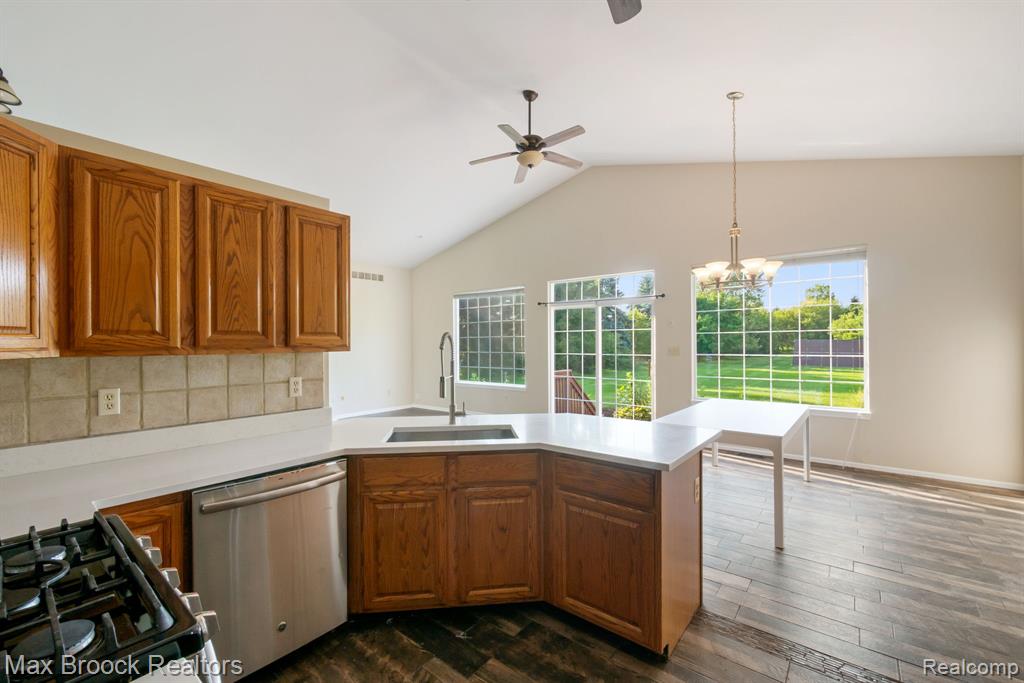 2165 Oakwood Road, Ortonville, MI 48462 — Photo 21