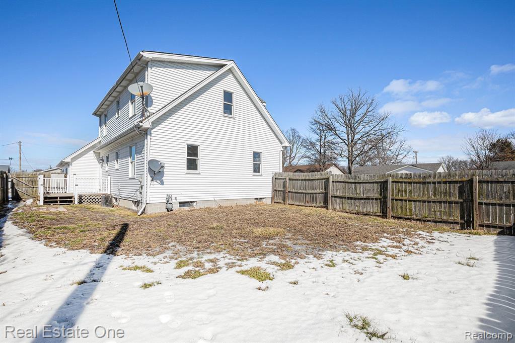 990 GREENWOOD Street, Marysville, MI 48040 — Photo 25