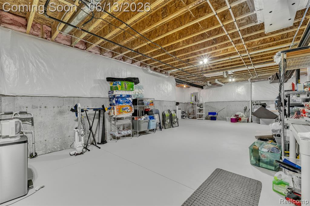 23719 Stoneleigh Drive, South Lyon, MI 48178 — Photo 54