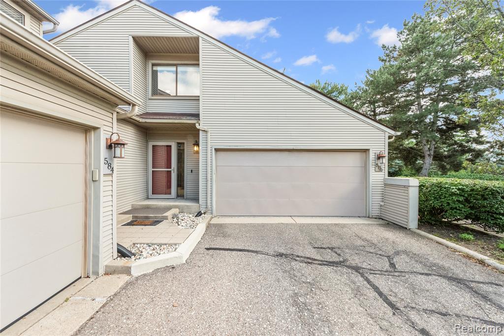 586 Ashley Circle, Rochester Hills, MI 48307 — Photo 31