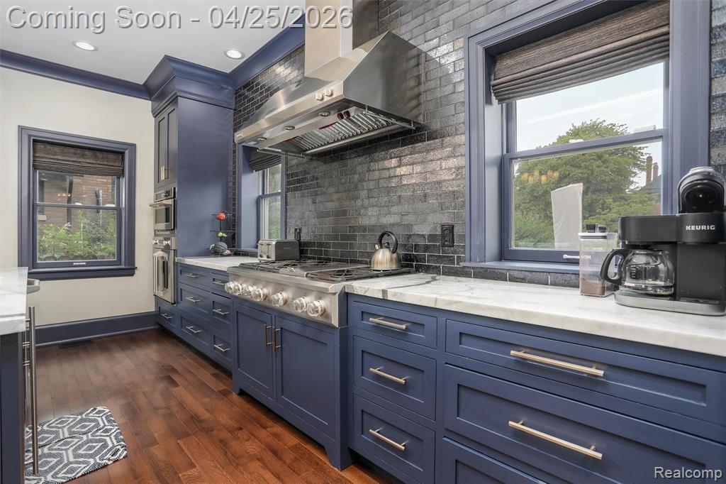 658 Pallister, Detroit, MI 48202 — Photo 20