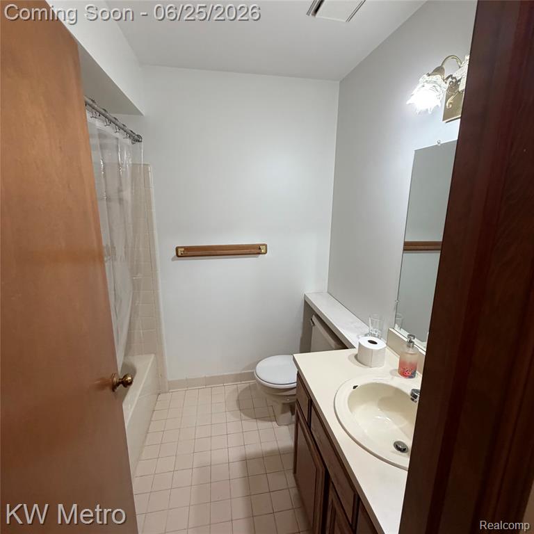 49429 Ferrisburg Court, Utica, MI 48315 — Photo 17