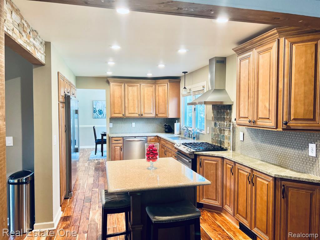 24236 SIMMONS Drive, Novi, MI — Photo 6