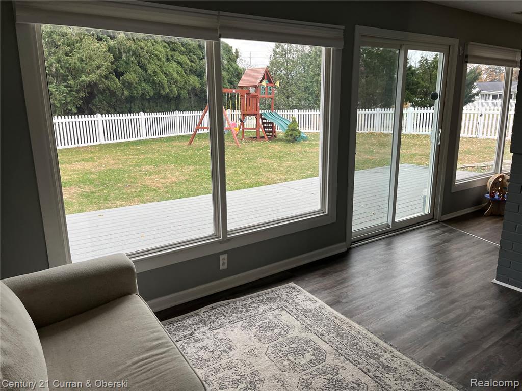 7431 N Briarcliff Knoll Drive, West Bloomfield, MI — Photo 23