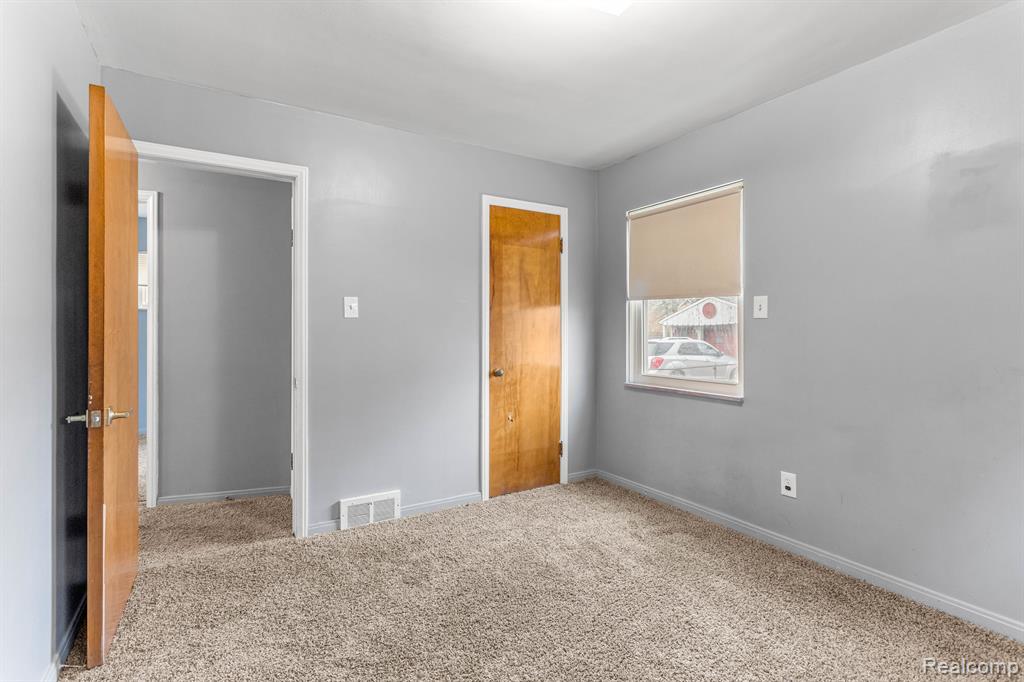 9257 STAHELIN Avenue, Detroit, MI 48228 — Photo 15