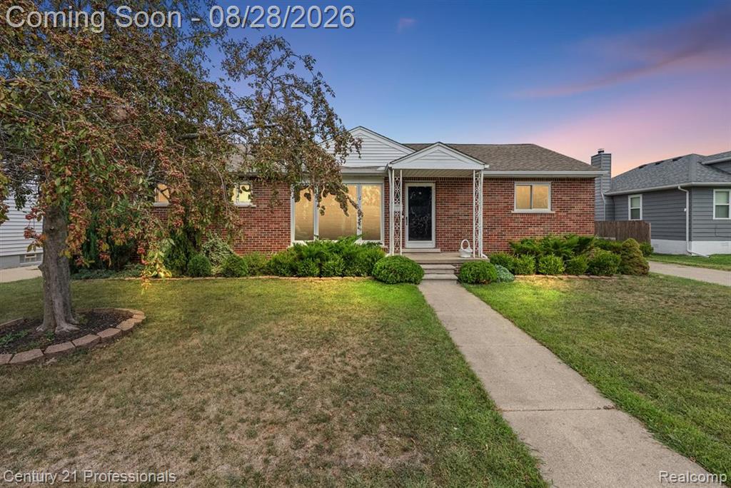 22525 Saint Gertrude Street, Saint Clair Shores, MI 48081