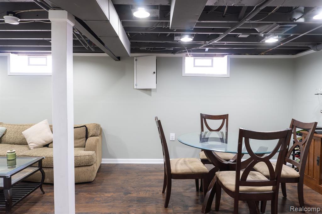 405 N MINERVA Avenue, Royal Oak, MI 48067 — Photo 28